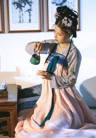 丰满少妇被猛烈进入的故事李龙